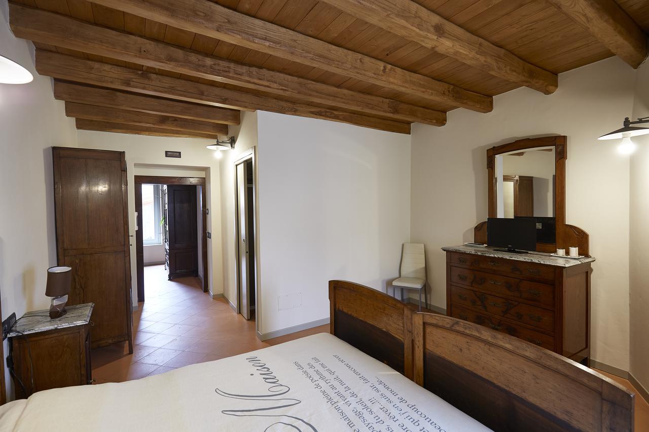 Palazzo Eleonora Bed & Breakfast Monasterolo del Castello Екстериор снимка