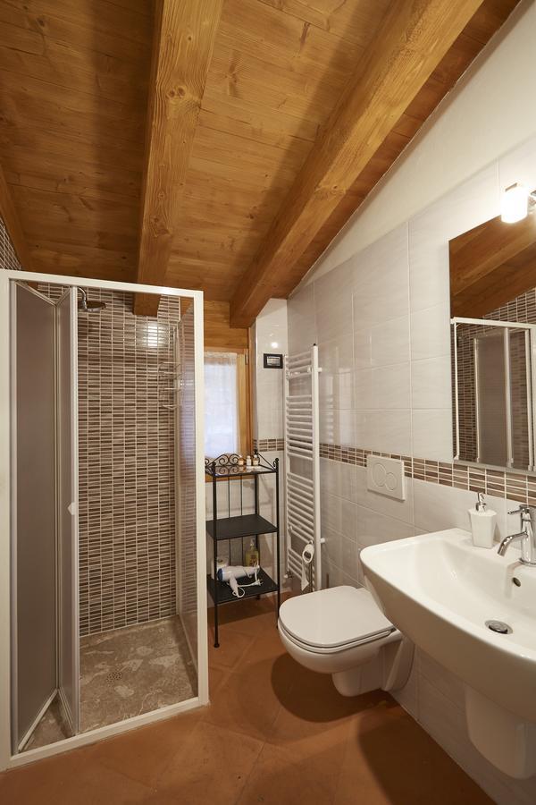 Palazzo Eleonora Bed & Breakfast Monasterolo del Castello Екстериор снимка