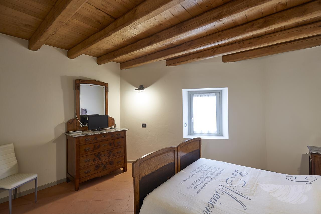 Palazzo Eleonora Bed & Breakfast Monasterolo del Castello Екстериор снимка