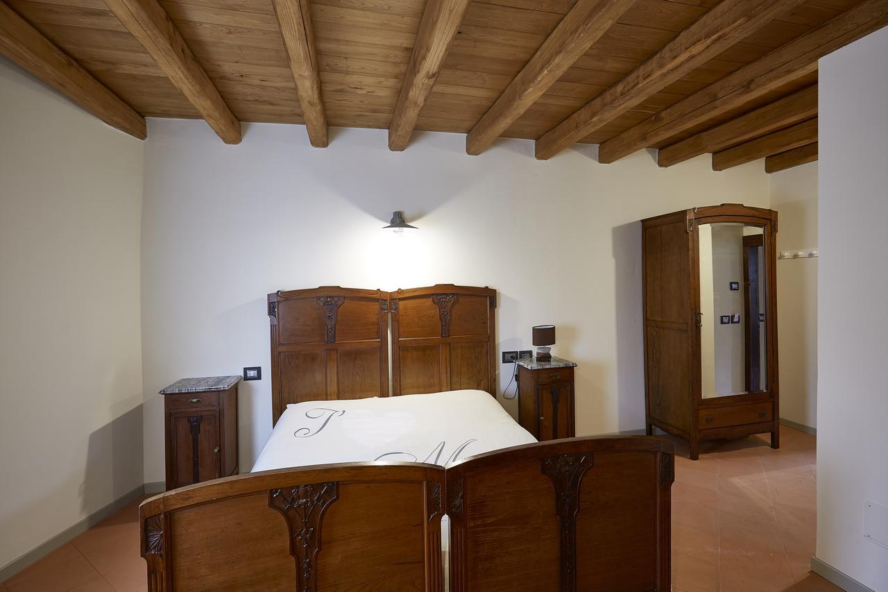 Palazzo Eleonora Bed & Breakfast Monasterolo del Castello Екстериор снимка