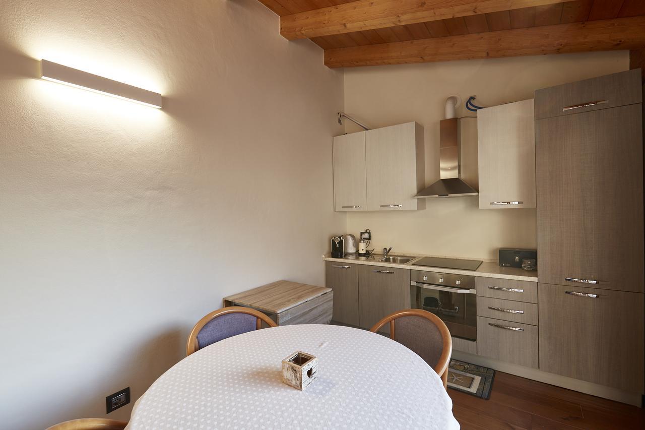 Palazzo Eleonora Bed & Breakfast Monasterolo del Castello Екстериор снимка